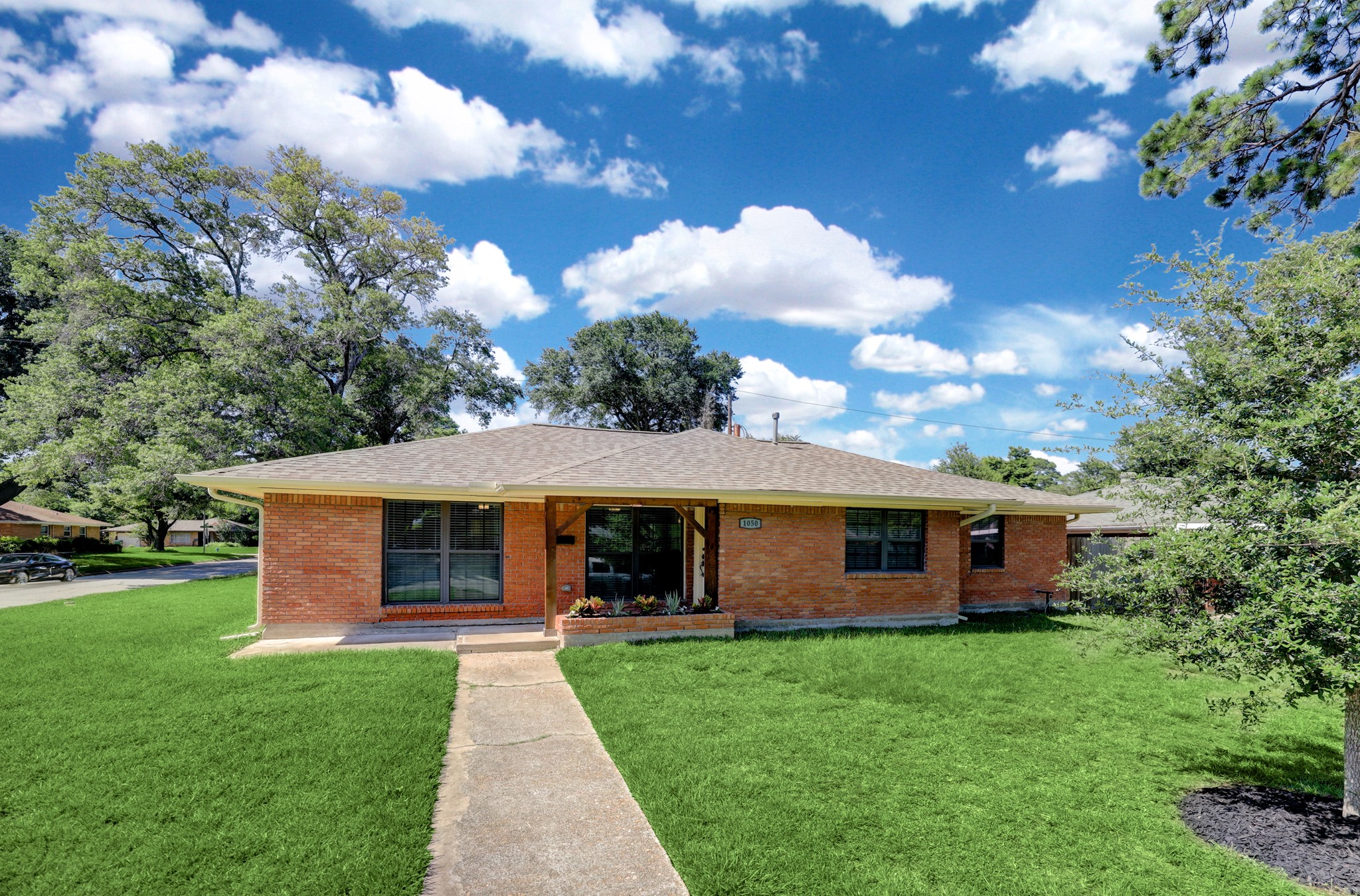1050 W 30th Street Houston TX 77018