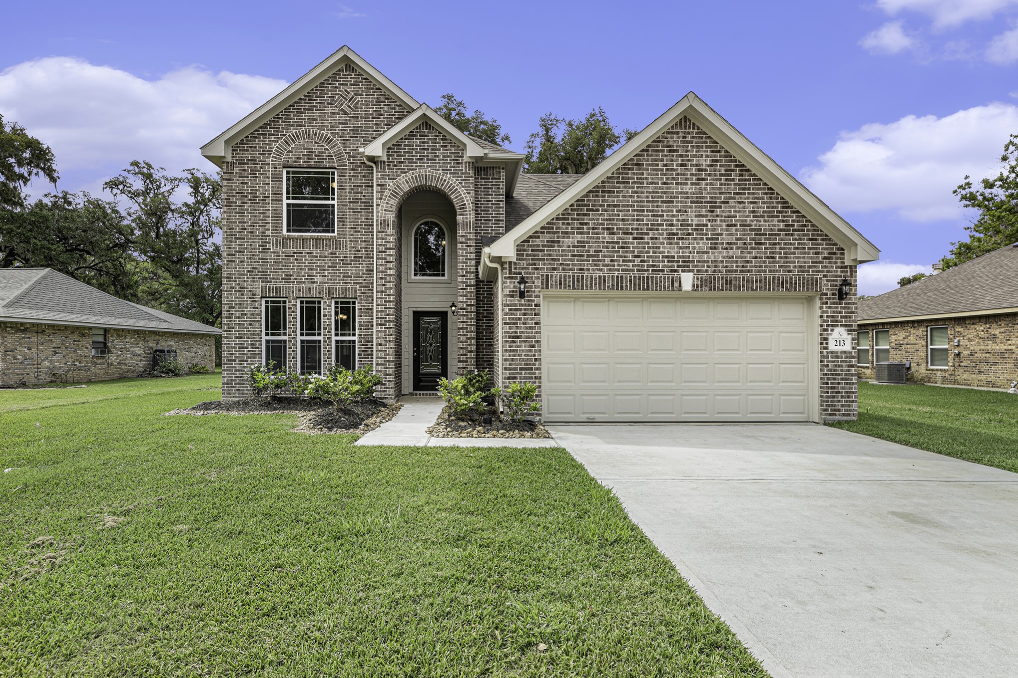 213 N Amherst Drive West Columbia TX 77486