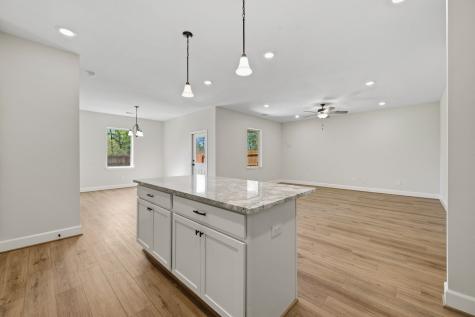 710 Duncan Avenue Cleveland TX 77327