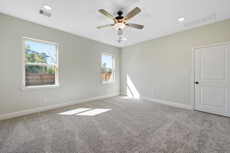 710 Duncan Avenue Cleveland TX 77327