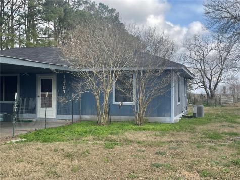 18707 Englin Road Winnie TX 77665