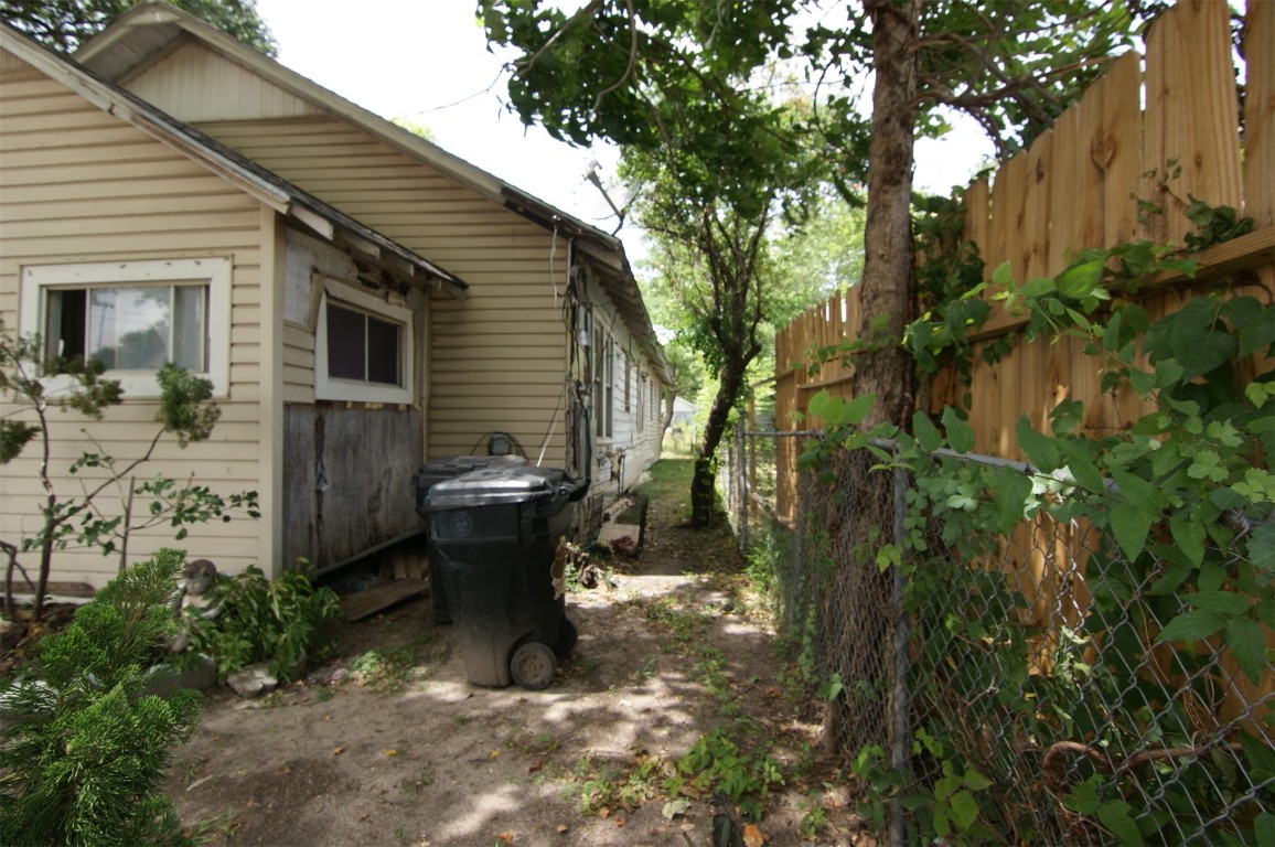 1265 Morris Street Houston TX 77009