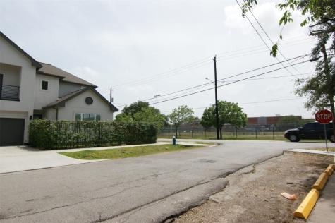 1265 Morris Street Houston TX 77009