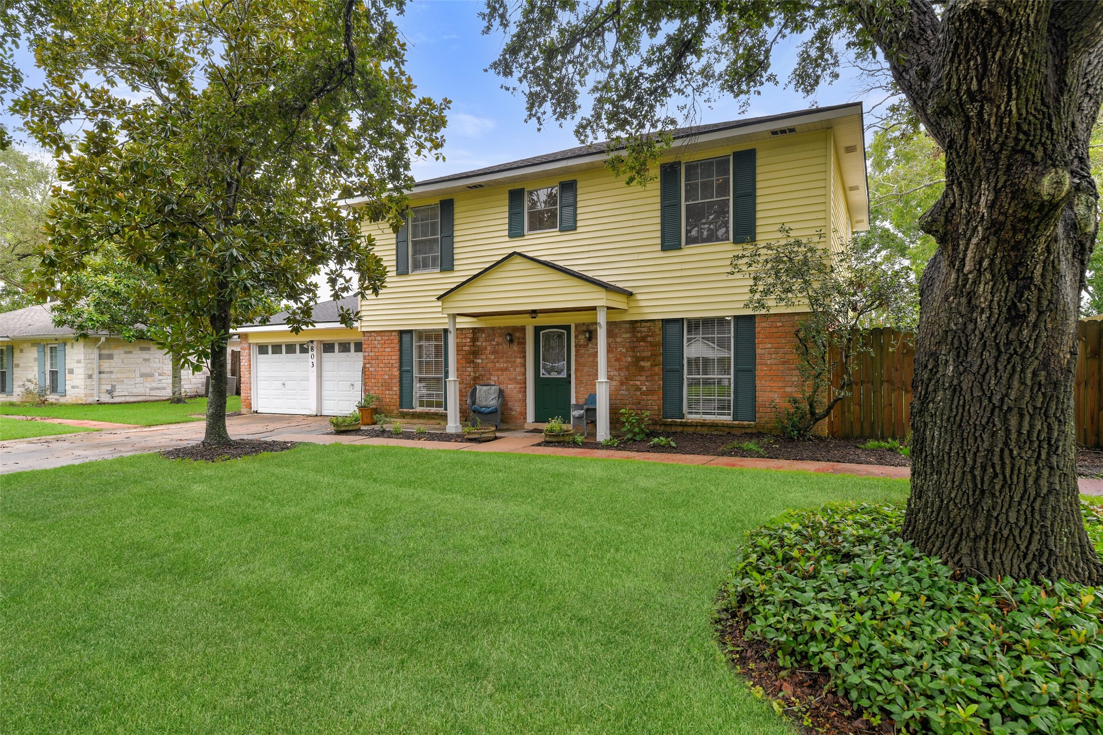 803 Camelot Lane Friendswood TX 77546
