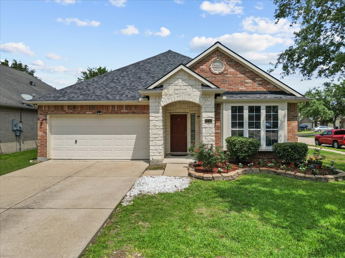 2715 Hidden Bay Court Pearland TX 77584