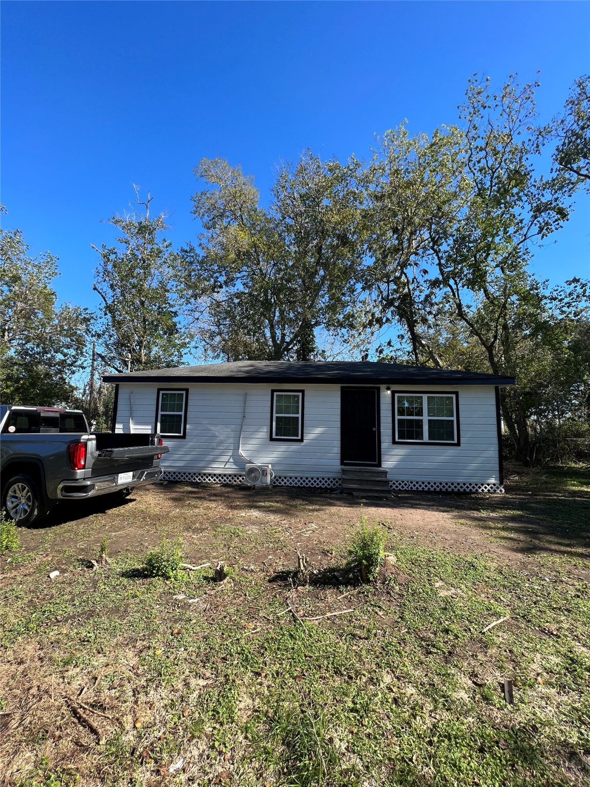 522 Austin Street West Columbia TX 77486
