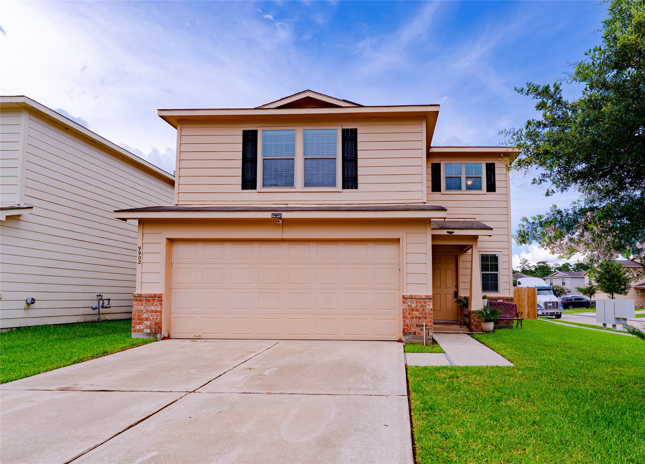 9902 Waldens Pond Court Houston TX 77044