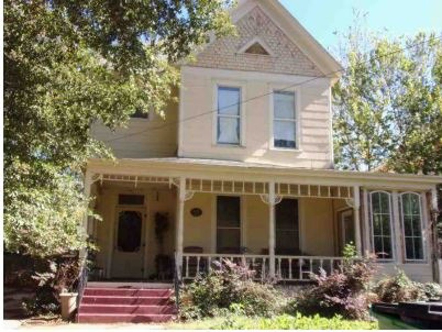 606 May Street Palestine TX 75801