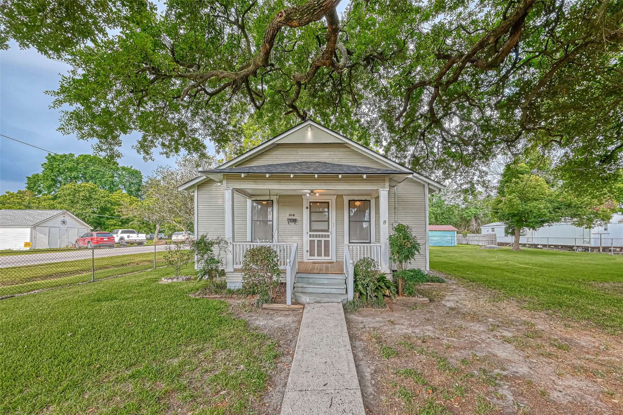 214 S 5th Street Highlands TX 77562
