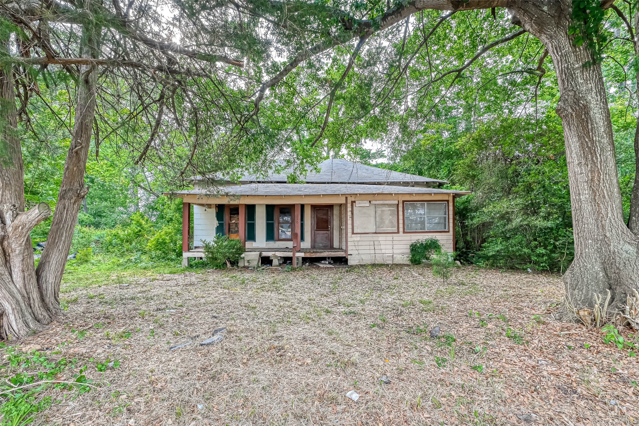 216 S San Jacinto Avenue Cleveland TX 77327