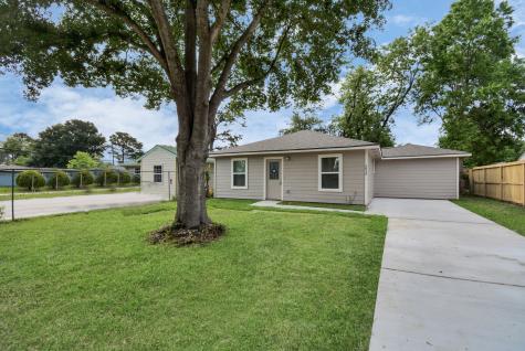 5038 Bataan Road Houston TX 77033