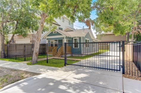5827 Petty Street Houston TX 77007