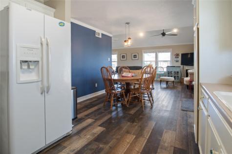 962 Raymond Crystal Beach TX 77650