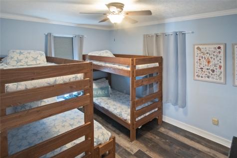 962 Raymond Crystal Beach TX 77650