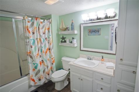 962 Raymond Crystal Beach TX 77650