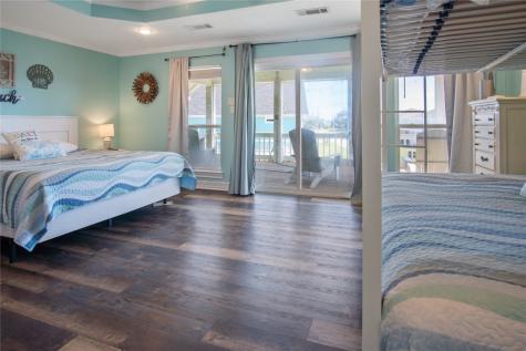 962 Raymond Crystal Beach TX 77650