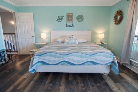 962 Raymond Crystal Beach TX 77650