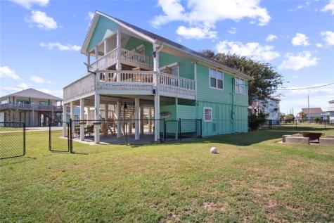 962 Raymond Crystal Beach TX 77650