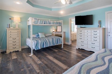 962 Raymond Crystal Beach TX 77650