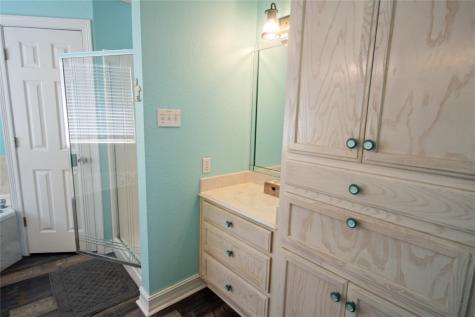 962 Raymond Crystal Beach TX 77650