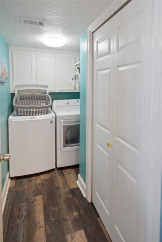 962 Raymond Crystal Beach TX 77650