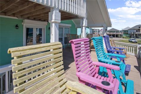 962 Raymond Crystal Beach TX 77650