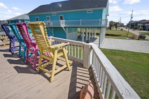962 Raymond Crystal Beach TX 77650