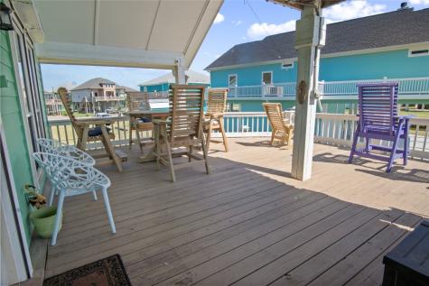 962 Raymond Crystal Beach TX 77650