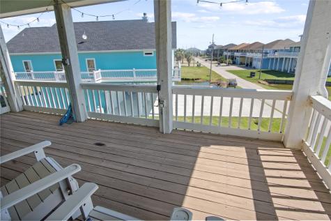 962 Raymond Crystal Beach TX 77650