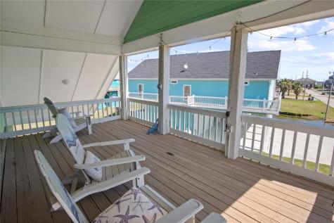 962 Raymond Crystal Beach TX 77650