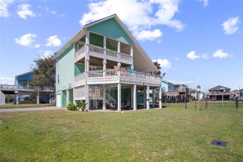 962 Raymond Crystal Beach TX 77650