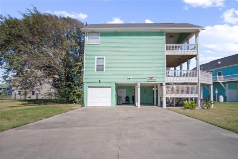 962 Raymond Crystal Beach TX 77650