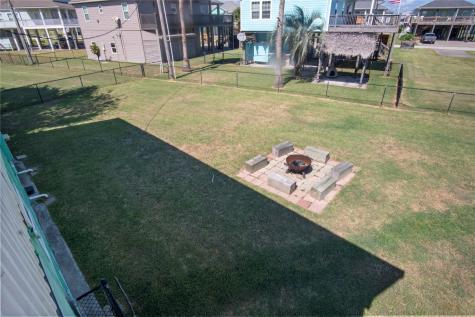 962 Raymond Crystal Beach TX 77650