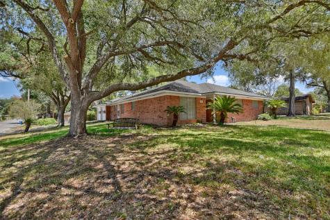 704 Concordia B Drive Bellville TX 77418