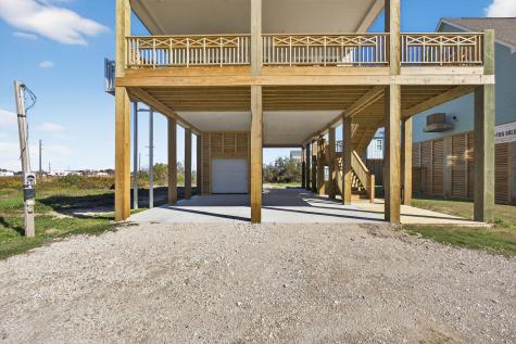 990 Peachtree Gilchrist TX 77617