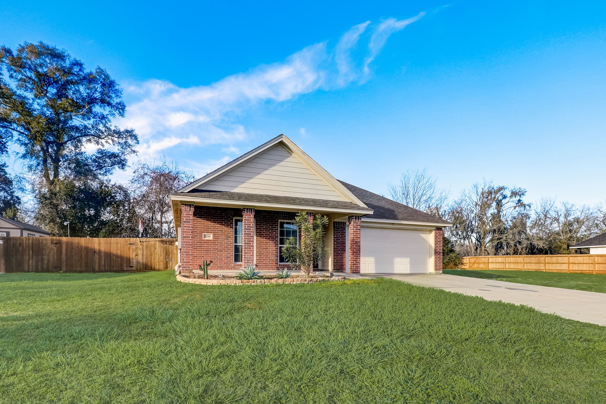 2518 Ridgewood Drive West Columbia TX 77486