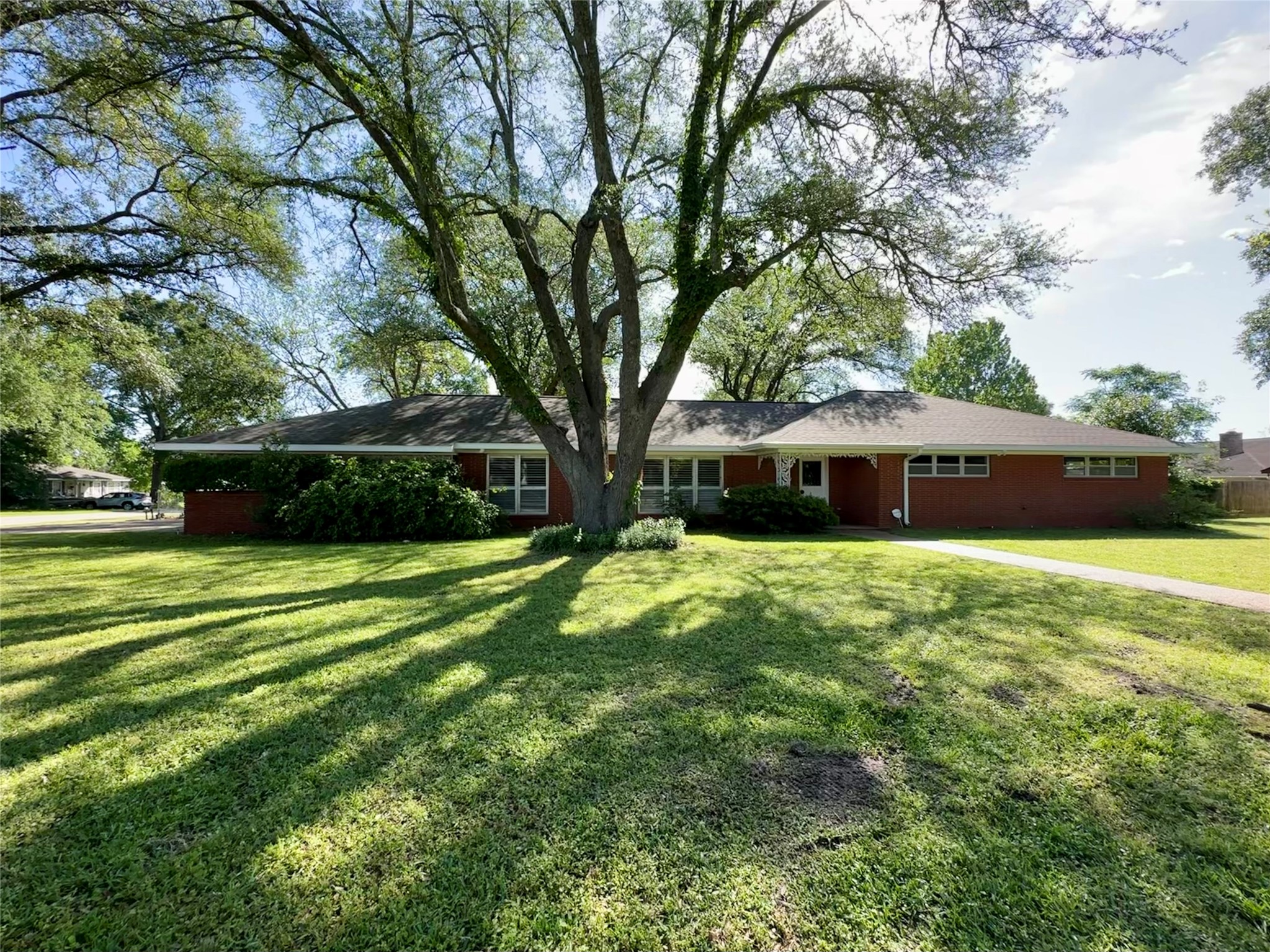 306 N Thomason Street Willis TX 77378