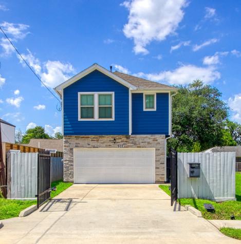 902 Lucky Street Houston TX 77088