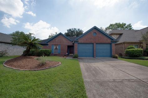 4735 Five Knolls Drive Friendswood TX 77546