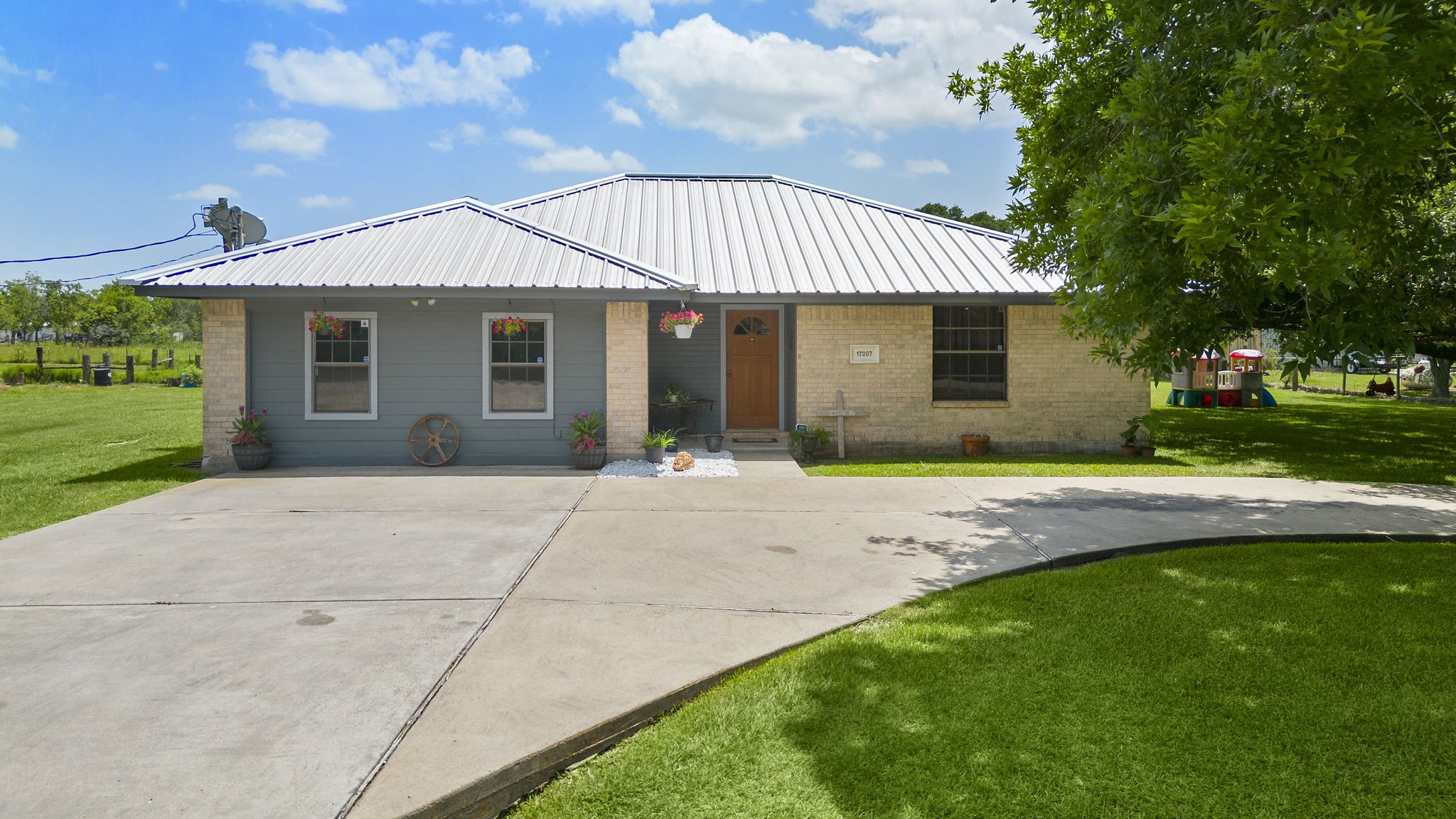 17207 Mcdonald Road Alvin TX 77511