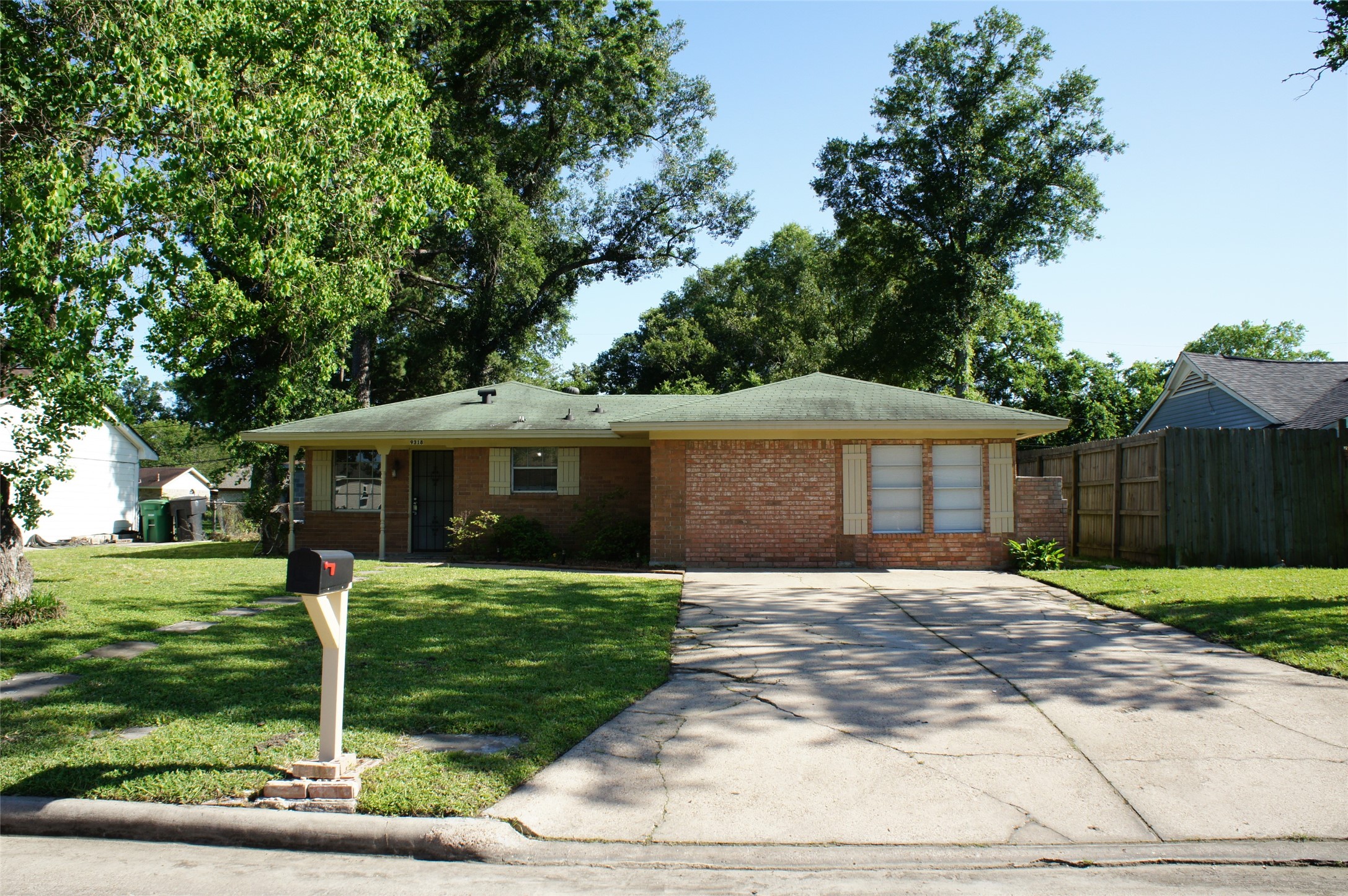 9318 Linda Vista Road Houston TX 77078