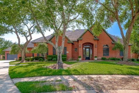 60 Scotch Pine Court Lake Jackson TX 77566