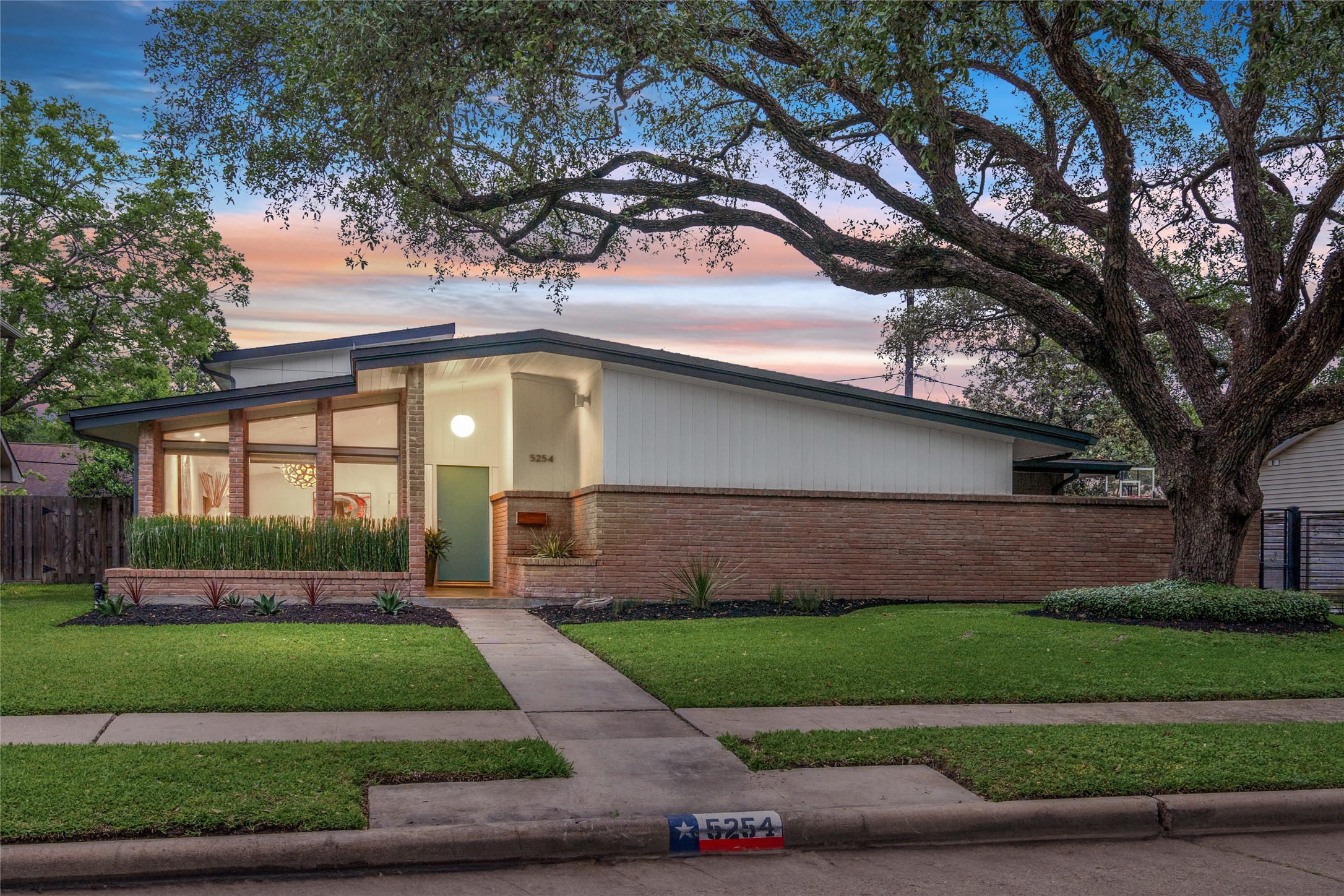 5254 Birdwood Road Houston TX 77096