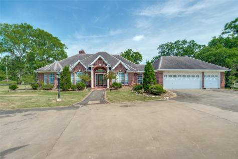 1604 Milian Circle Sweeny TX 77480