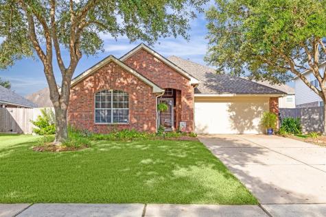 625 Castle Cove Lane League City TX 77573