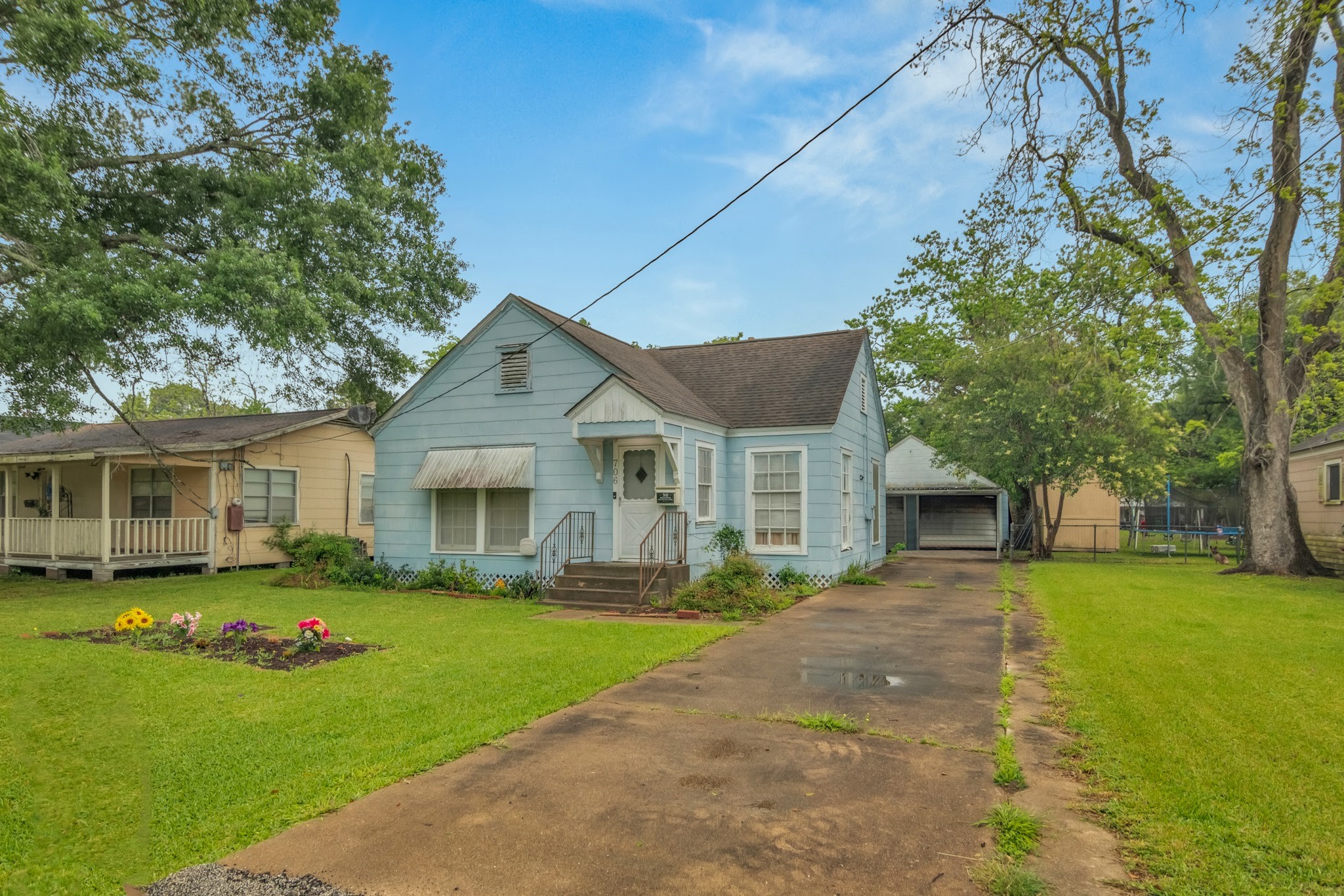 706 N Tinsley Street Angleton TX 77515