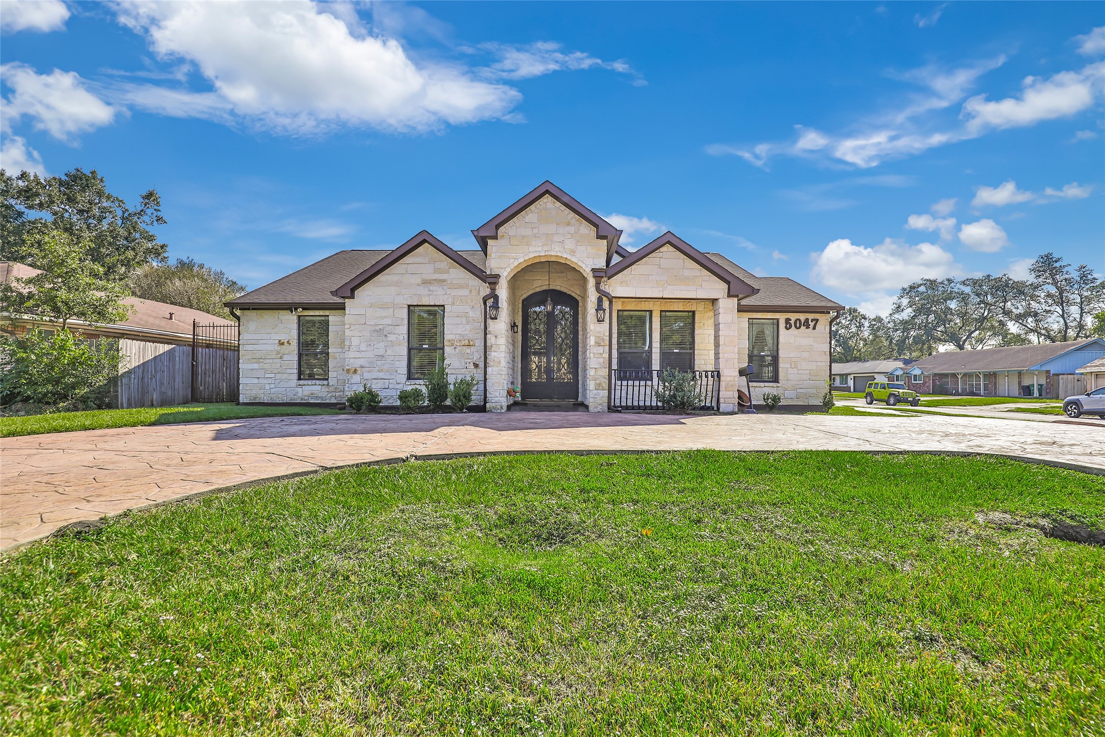 5047 W Bellfort Avenue Houston TX 77035
