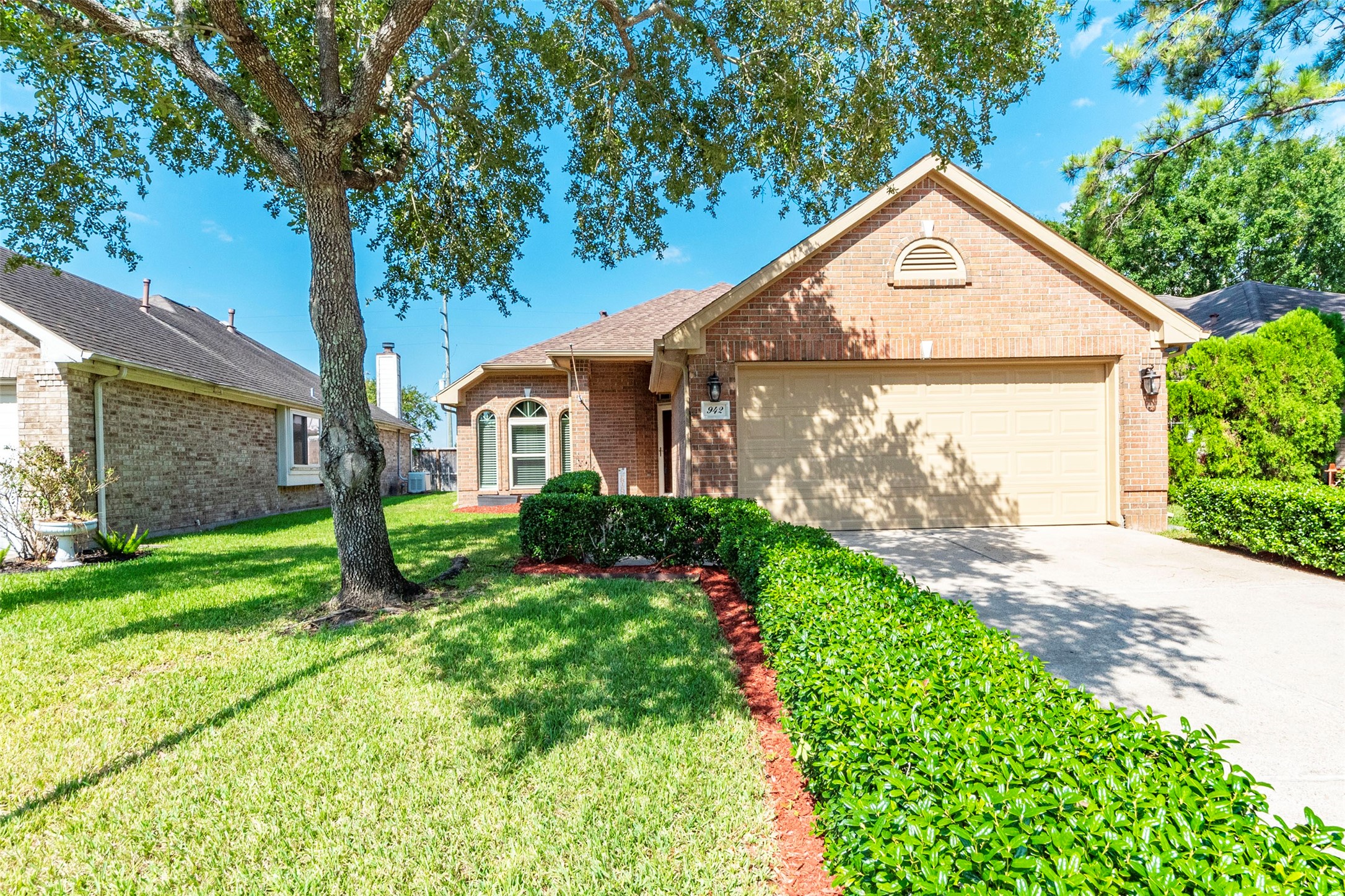 942 Peach Blossom Drive Pearland TX 77584