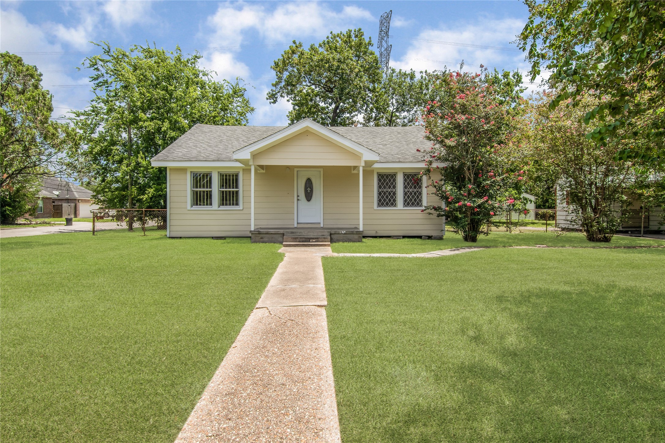 907 Crown Street Galena Park TX 77547