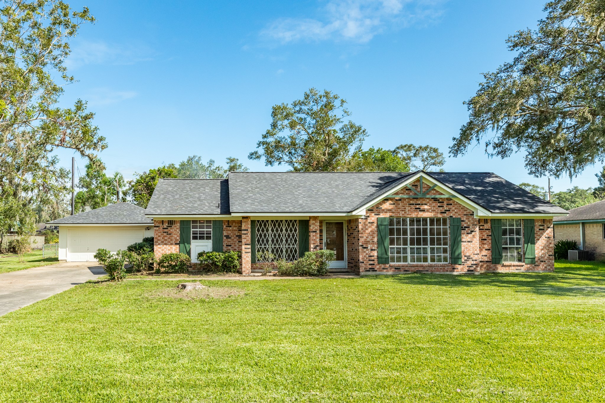 1418 North Road Lake Jackson TX 77566
